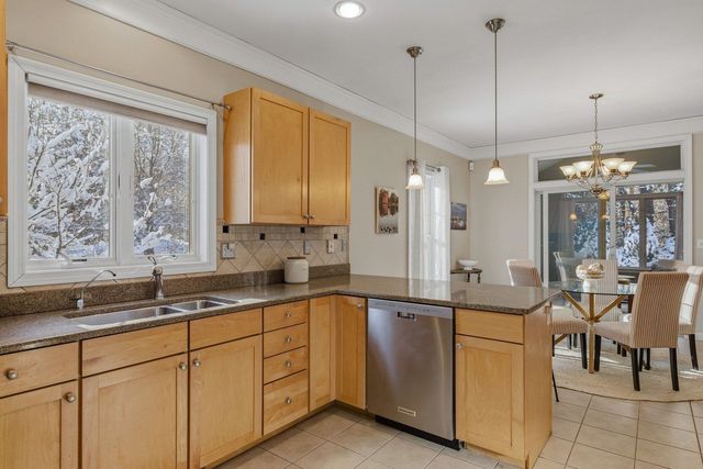 21 Parkman Brook Lane, Stratham, NH 03885