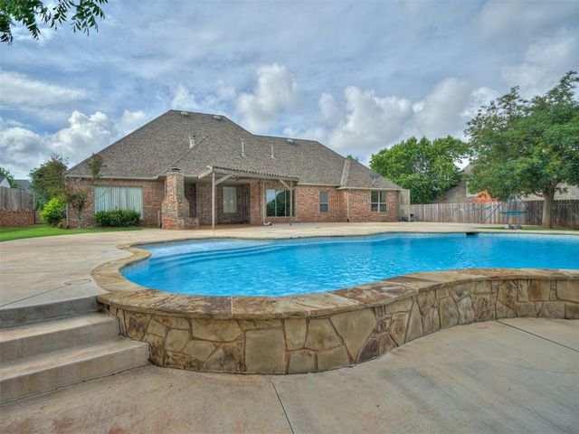 1233 Autumn Creek Drive, Edmond, OK 73003