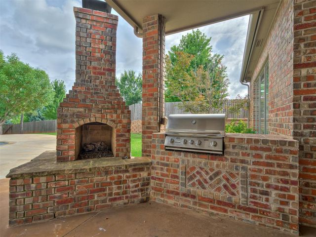 1233 Autumn Creek Drive, Edmond, OK 73003