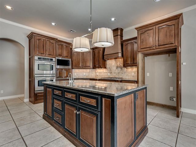 1233 Autumn Creek Drive, Edmond, OK 73003