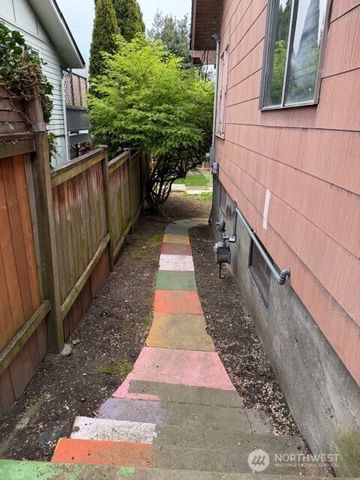 4325 S J Street, Tacoma, WA 98418