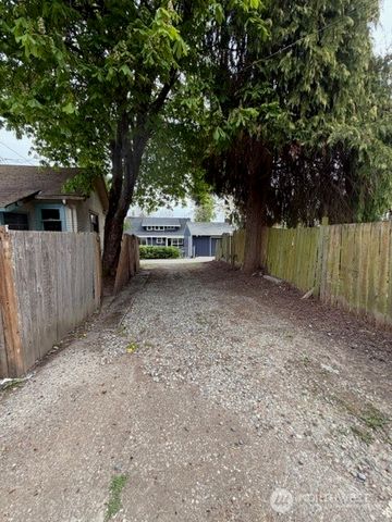 4325 S J Street, Tacoma, WA 98418