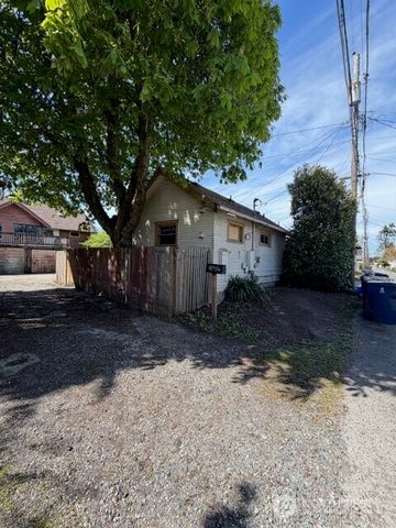 4325 S J Street, Tacoma, WA 98418