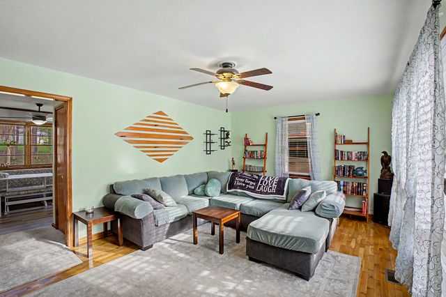 109 Carter Rd, Paris, TN 38242