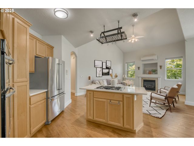 4630 SUMMERLINN Way, West Linn, OR 97068
