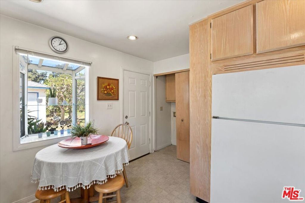Image 12 of property listing at 1908 Armacost Avenue, Los Angeles, CA 90025