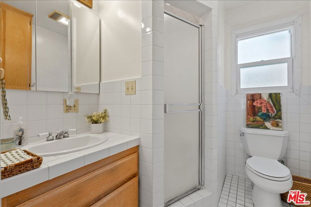 Image 14 of property listing at 1908 Armacost Avenue, Los Angeles, CA 90025