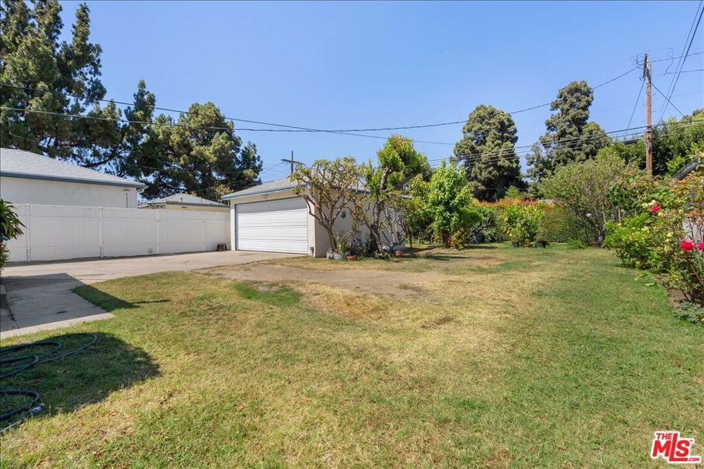 Image 23 of property listing at 1908 Armacost Avenue, Los Angeles, CA 90025