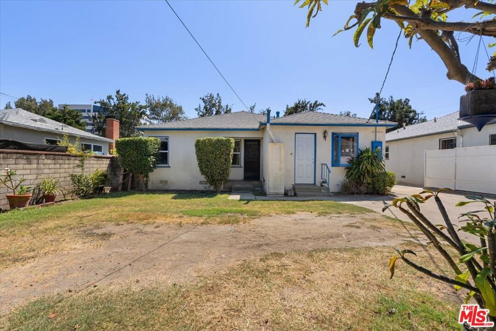 Image 24 of property listing at 1908 Armacost Avenue, Los Angeles, CA 90025