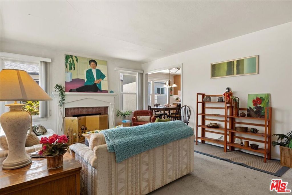 Image 3 of property listing at 1908 Armacost Avenue, Los Angeles, CA 90025