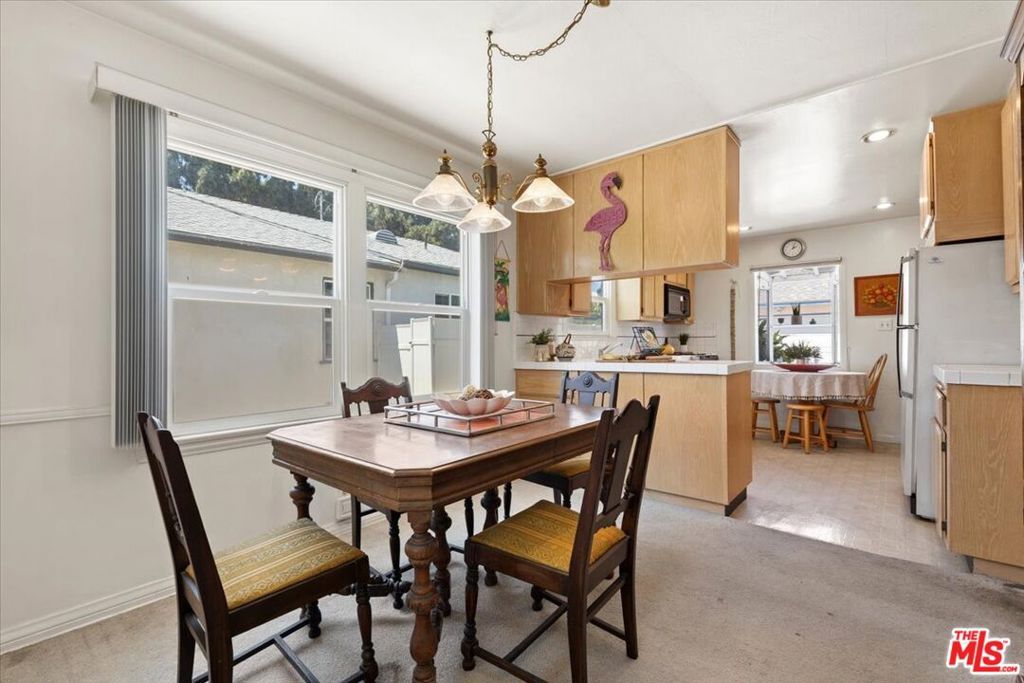Image 6 of property listing at 1908 Armacost Avenue, Los Angeles, CA 90025
