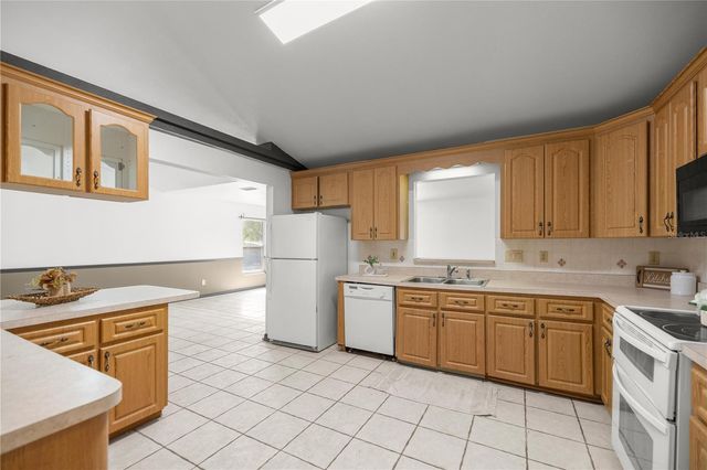 15998 SW 27TH AVENUE ROAD, Ocala, FL 34473