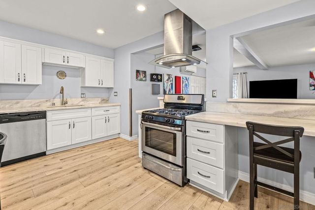 6062 Streamview, San Diego, CA 92115