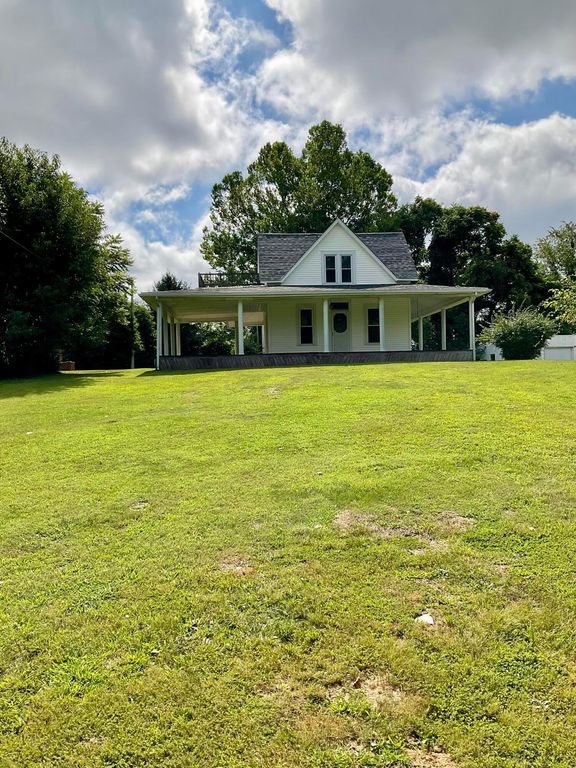 935 S Main Street, New Lexington, OH 43764