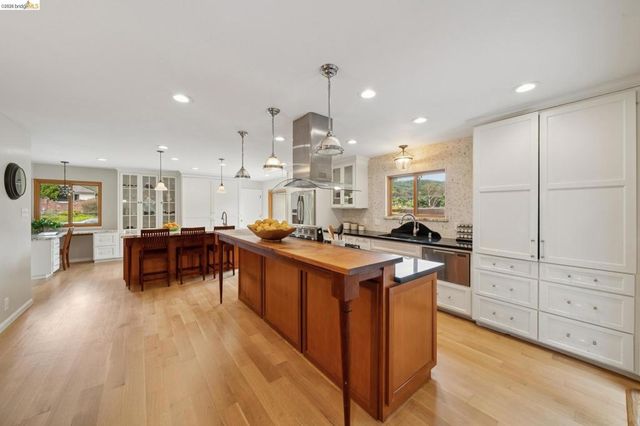 15 Christopher Ct., El Sobrante, CA 94803