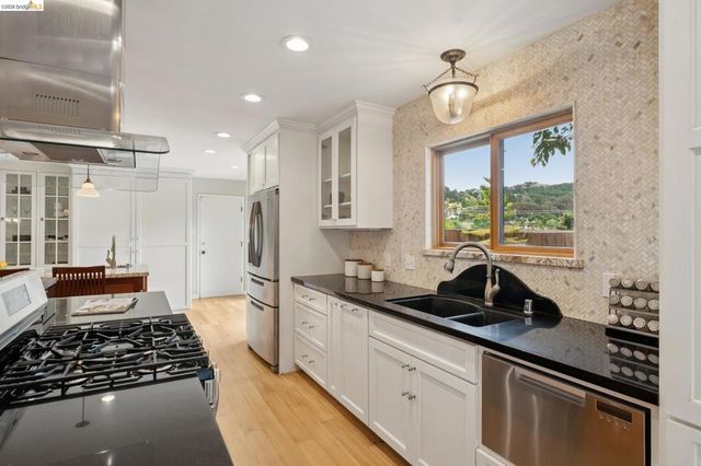 15 Christopher Ct., El Sobrante, CA 94803