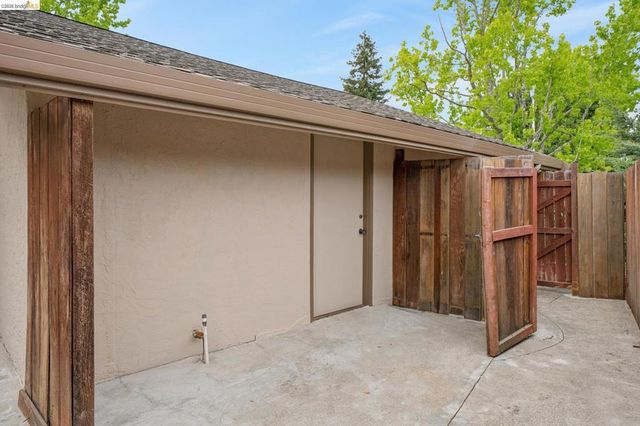 15 Christopher Ct., El Sobrante, CA 94803