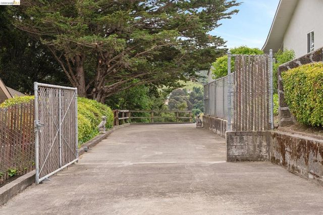 15 Christopher Ct., El Sobrante, CA 94803