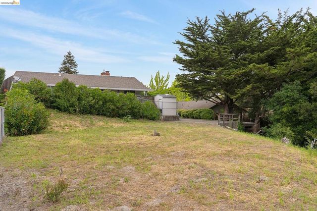 15 Christopher Ct., El Sobrante, CA 94803