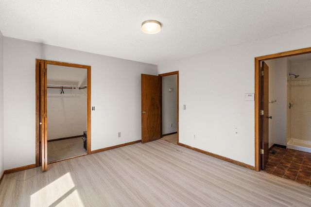 9419 James Avenue N, Brooklyn Park, MN 55444