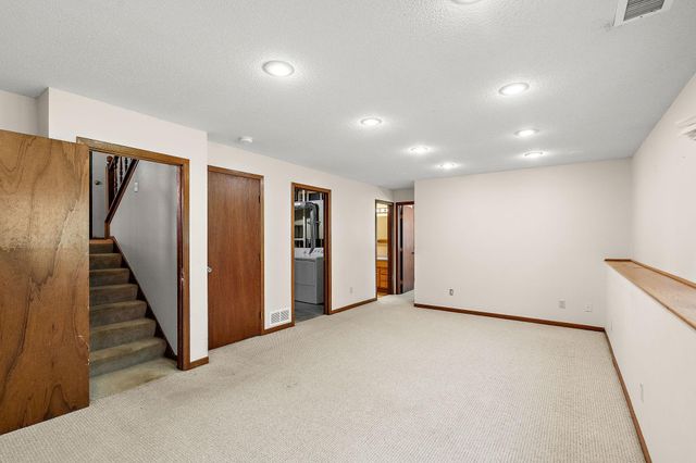 9419 James Avenue N, Brooklyn Park, MN 55444