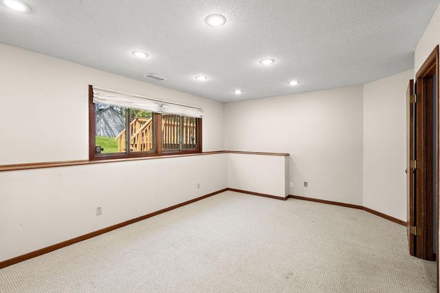 9419 James Avenue N, Brooklyn Park, MN 55444