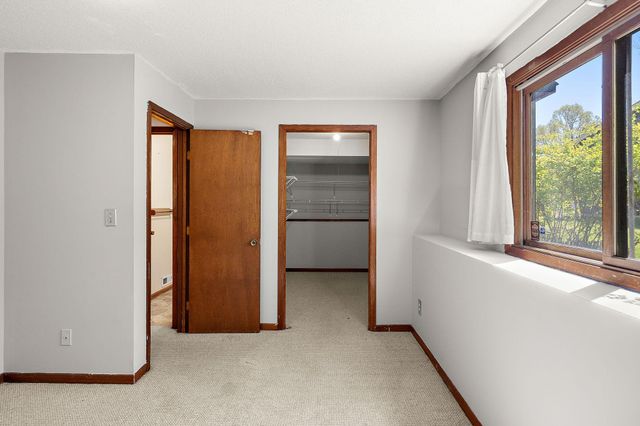 9419 James Avenue N, Brooklyn Park, MN 55444