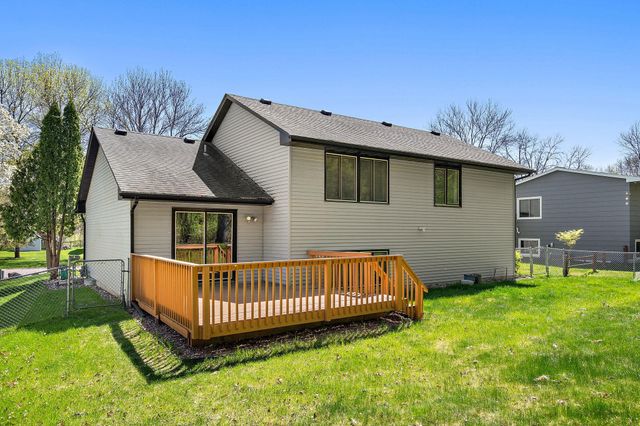 9419 James Avenue N, Brooklyn Park, MN 55444