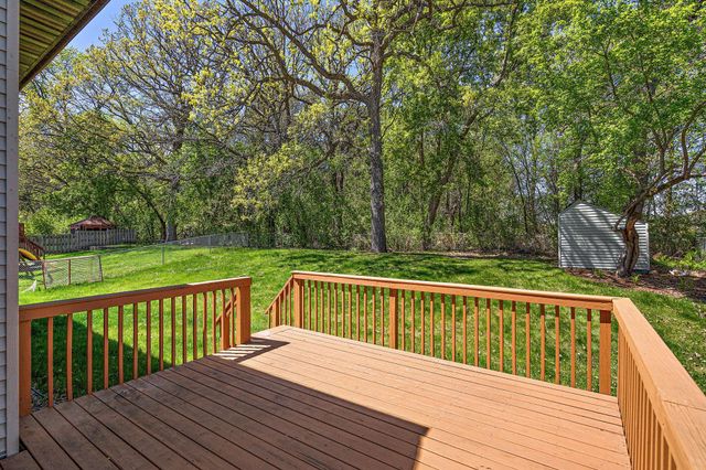 9419 James Avenue N, Brooklyn Park, MN 55444