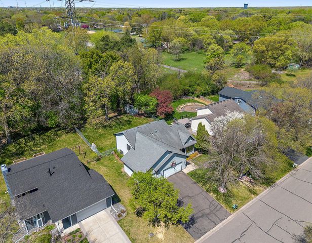 9419 James Avenue N, Brooklyn Park, MN 55444
