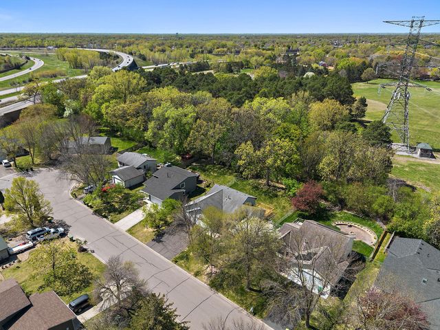 9419 James Avenue N, Brooklyn Park, MN 55444