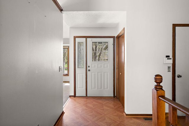 9419 James Avenue N, Brooklyn Park, MN 55444