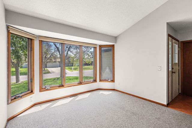 9419 James Avenue N, Brooklyn Park, MN 55444