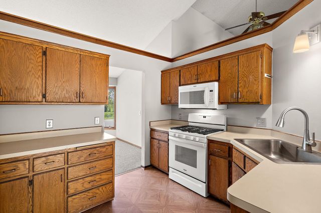 9419 James Avenue N, Brooklyn Park, MN 55444