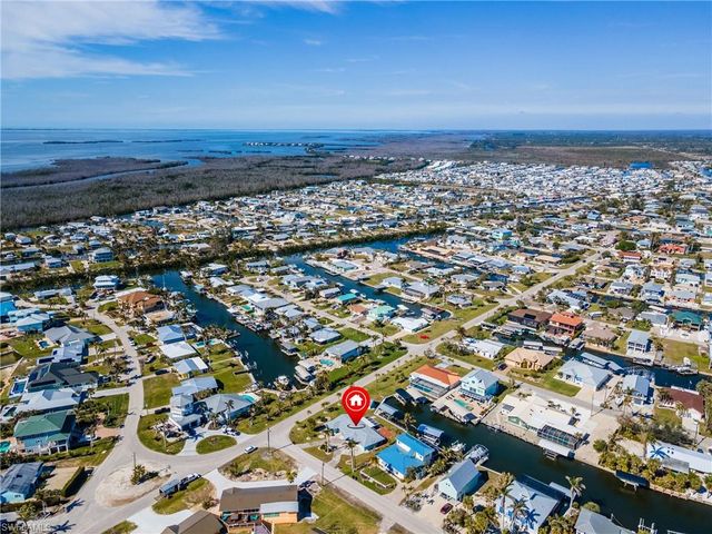 3678 Rita LN, St. James City, FL 33956