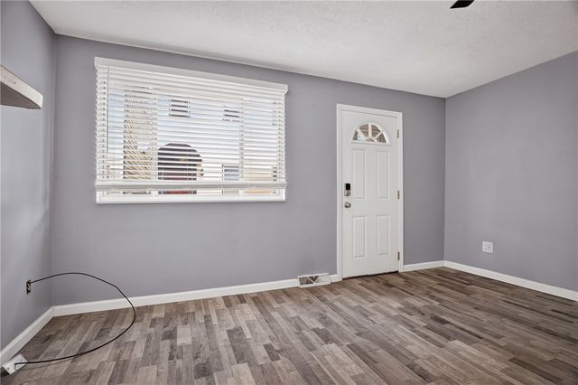 1910 Fox Way, South Side, PA 15203