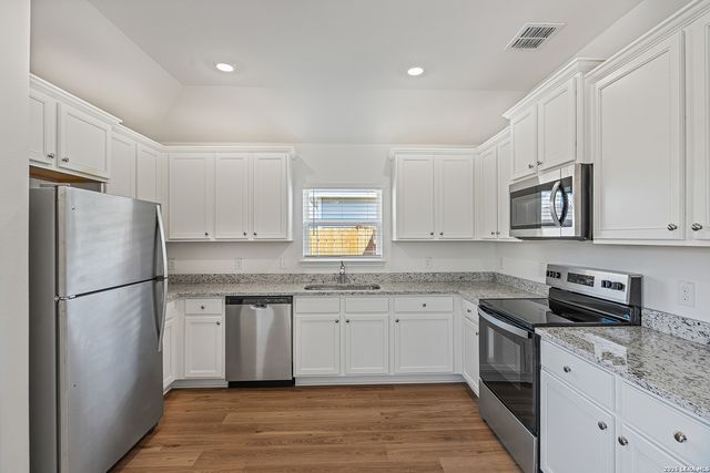 16104 Farmer, Lytle, TX 78052