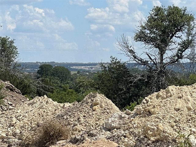 000 Happy Ridge DR, Briggs, TX 78608