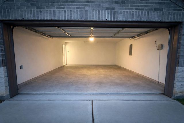 5711 Vintage Oakmont Drive, Spring, TX 77373