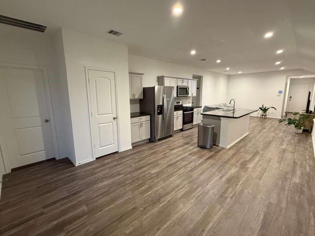 5711 Vintage Oakmont Drive, Spring, TX 77373