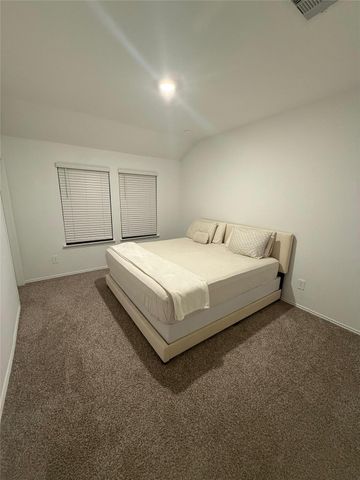 5711 Vintage Oakmont Drive, Spring, TX 77373