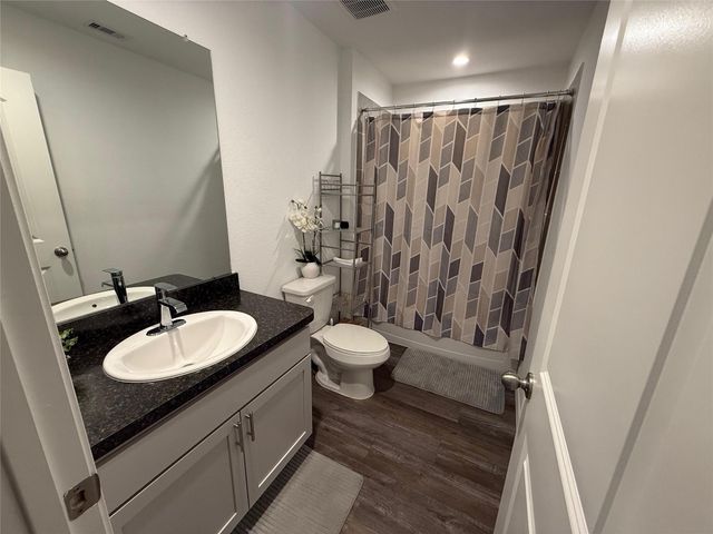 5711 Vintage Oakmont Drive, Spring, TX 77373