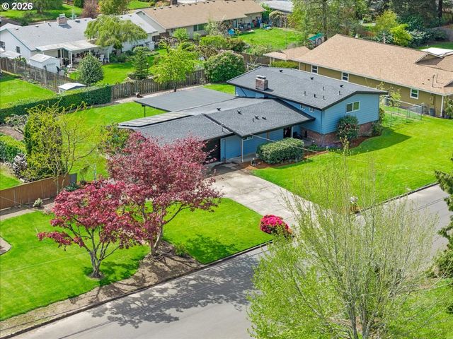 948 Ne QUEENS Ln, Hillsboro, OR 97124