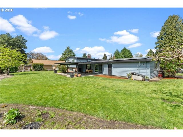 948 Ne QUEENS Ln, Hillsboro, OR 97124