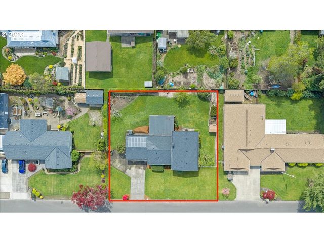 948 Ne QUEENS Ln, Hillsboro, OR 97124