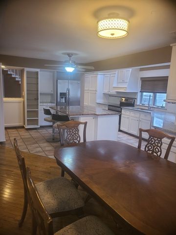 630 Whitney Avenue, Winthrop Harbor, IL 60096