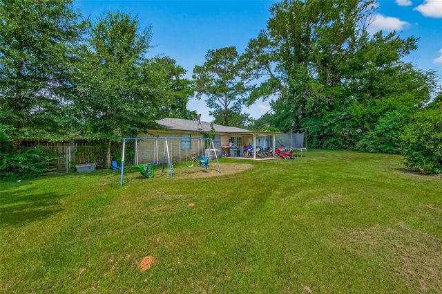 356 Fm 247 Road, Huntsville, TX 77320