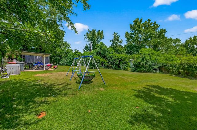 356 Fm 247 Road, Huntsville, TX 77320