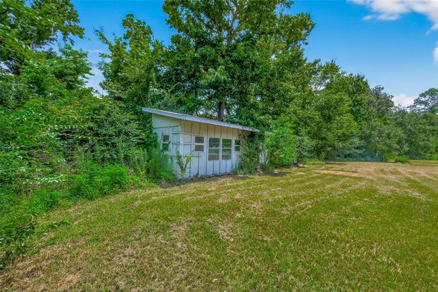 356 Fm 247 Road, Huntsville, TX 77320