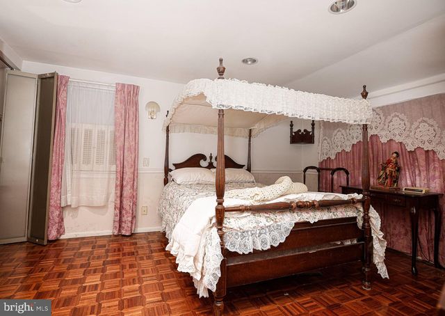 7313 SCHOOL LN, Baltimore, MD 21222
